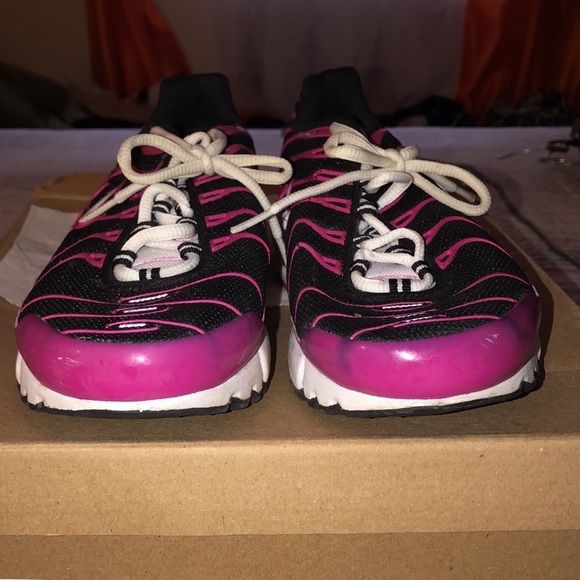 Pink and Black Nike Air Max - Picture 2 of 12
